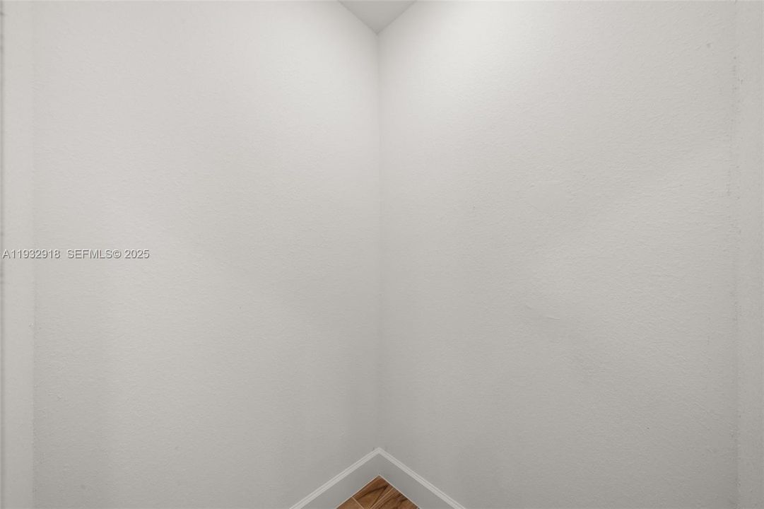 На продажу: $360,000 (3 спален, 2 ванн, 1650 Квадратных фут)