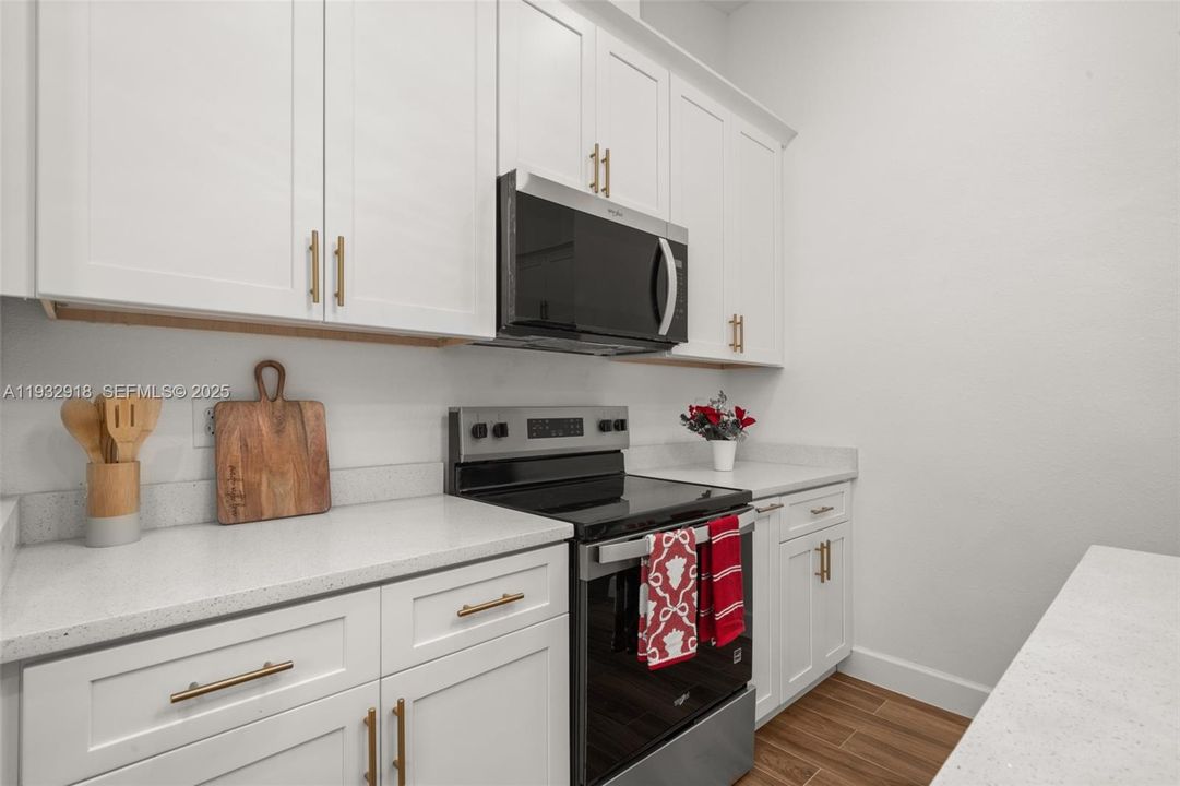 На продажу: $360,000 (3 спален, 2 ванн, 1650 Квадратных фут)