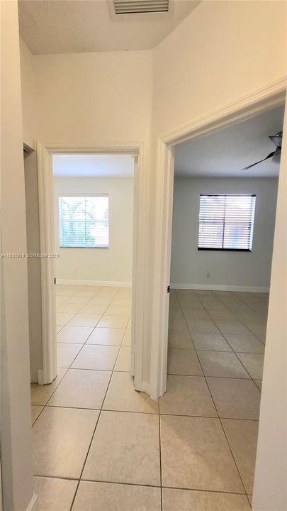 For Rent: $2,350 (2 beds, 2 baths, 1100 Square Feet)