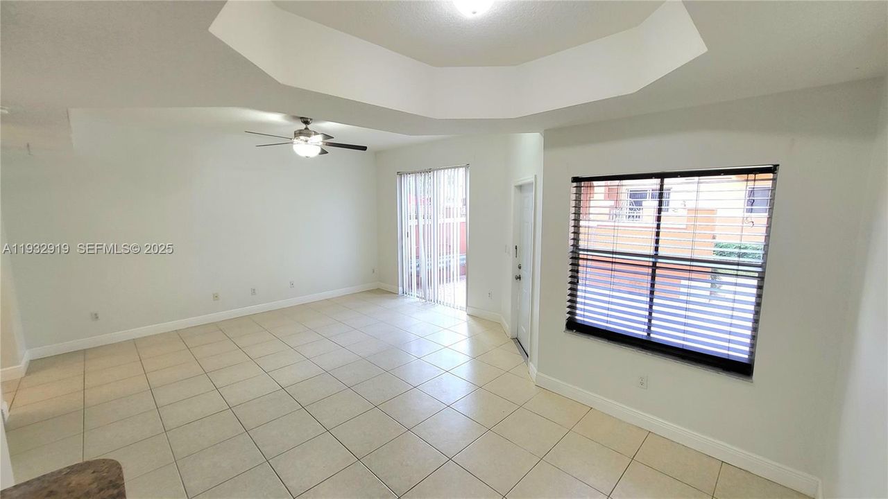 For Rent: $2,350 (2 beds, 2 baths, 1100 Square Feet)