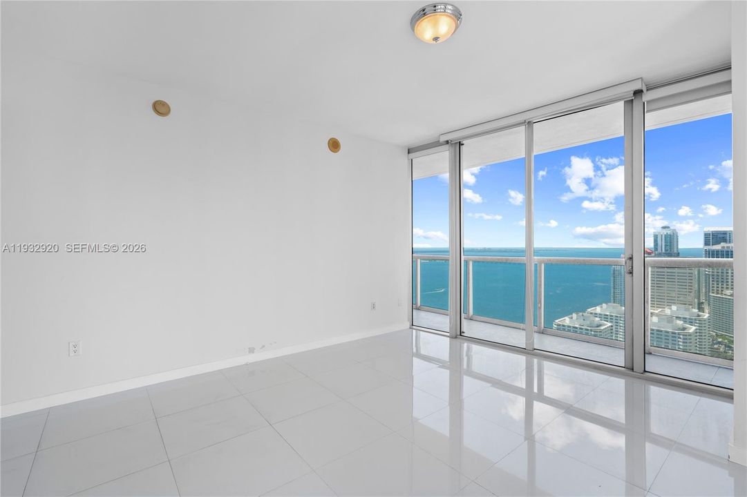 For Sale: $799,000 (2 beds, 2 baths, 1255 Square Feet)