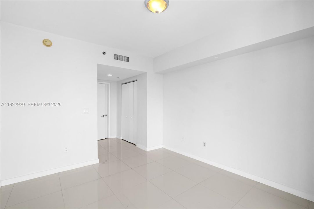 For Sale: $799,000 (2 beds, 2 baths, 1255 Square Feet)