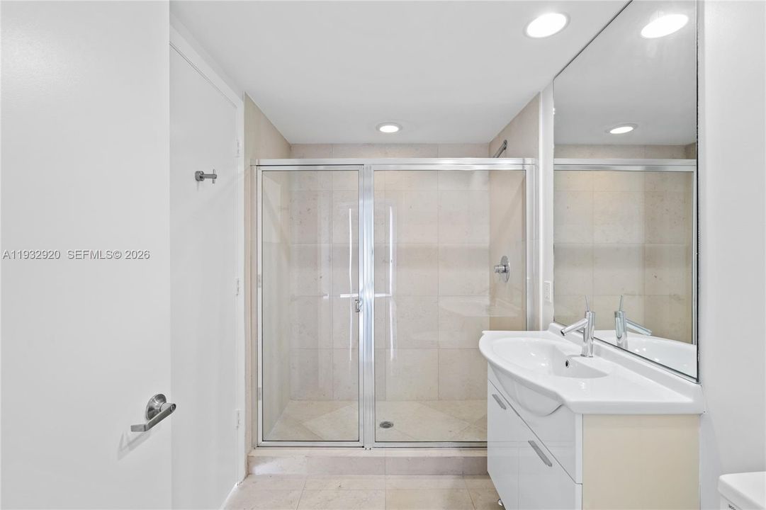 For Sale: $799,000 (2 beds, 2 baths, 1255 Square Feet)