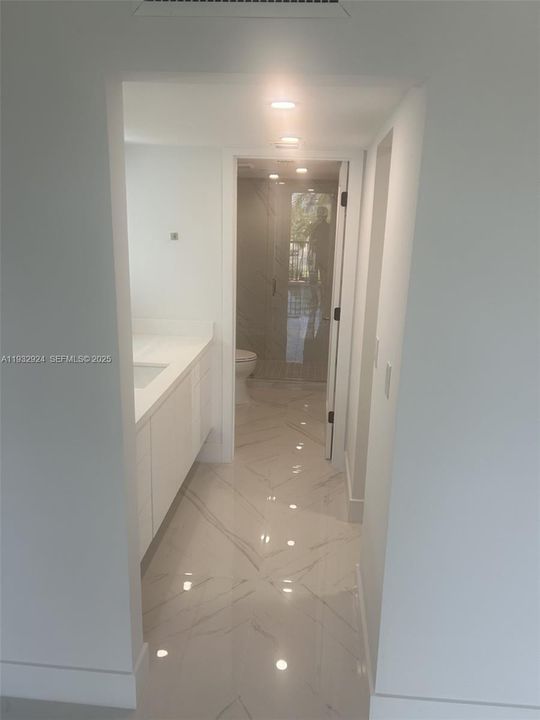 В аренду: $3,800 (1 спален, 1 ванн, 972 Квадратных фут)