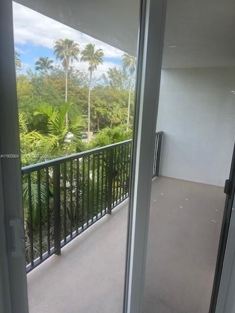 В аренду: $3,800 (1 спален, 1 ванн, 972 Квадратных фут)