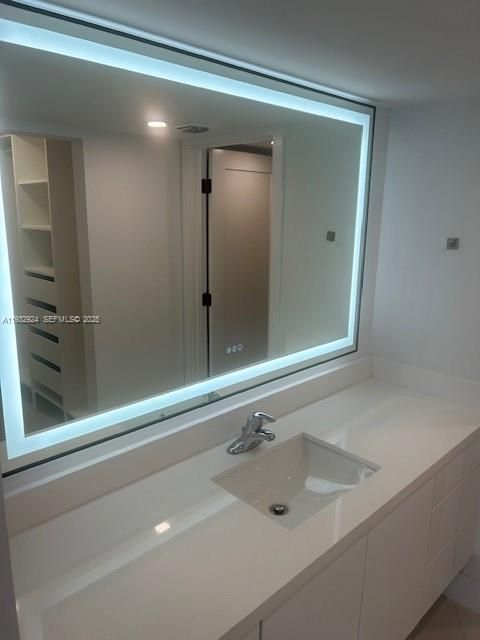 В аренду: $3,800 (1 спален, 1 ванн, 972 Квадратных фут)