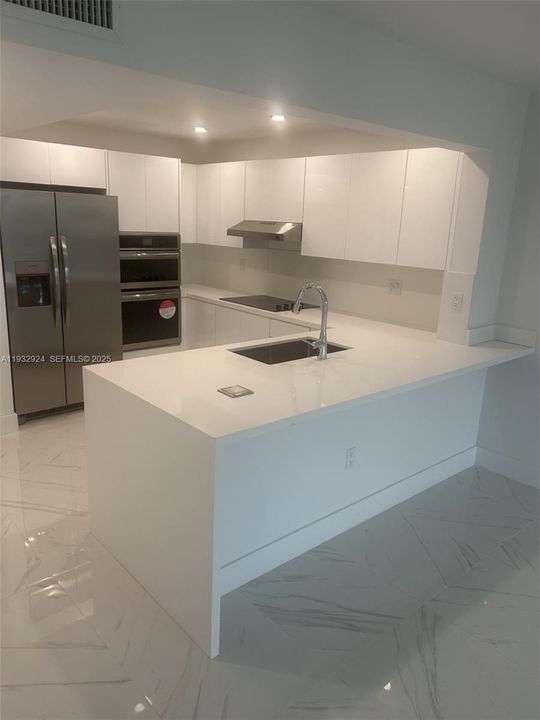 В аренду: $3,800 (1 спален, 1 ванн, 972 Квадратных фут)