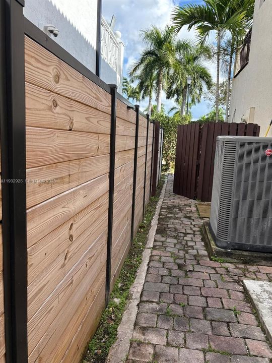 В аренду: $1,200 (5 спален, 3 ванн, 2647 Квадратных фут)