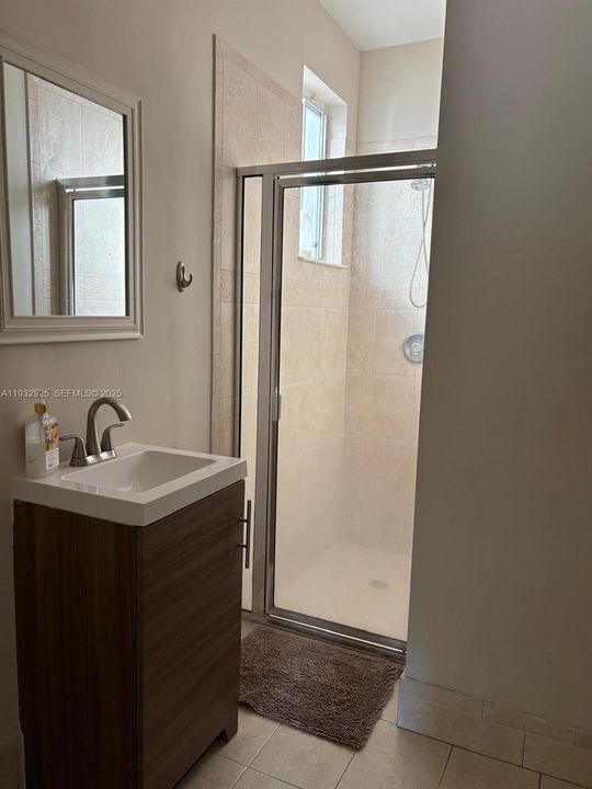 В аренду: $1,200 (5 спален, 3 ванн, 2647 Квадратных фут)