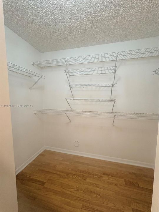 En Venta: $432,000 (3 camas, 2 baños, 1361 Pies cuadrados)