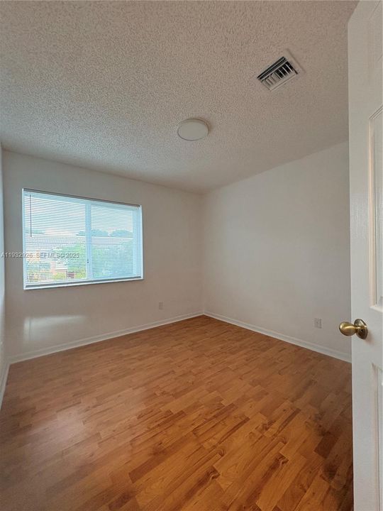 En Venta: $432,000 (3 camas, 2 baños, 1361 Pies cuadrados)