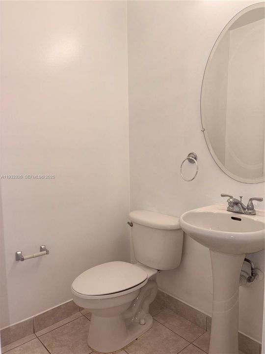 En Venta: $432,000 (3 camas, 2 baños, 1361 Pies cuadrados)