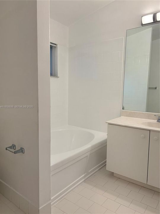 En Venta: $432,000 (3 camas, 2 baños, 1361 Pies cuadrados)