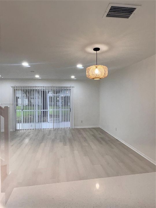 En Venta: $432,000 (3 camas, 2 baños, 1361 Pies cuadrados)