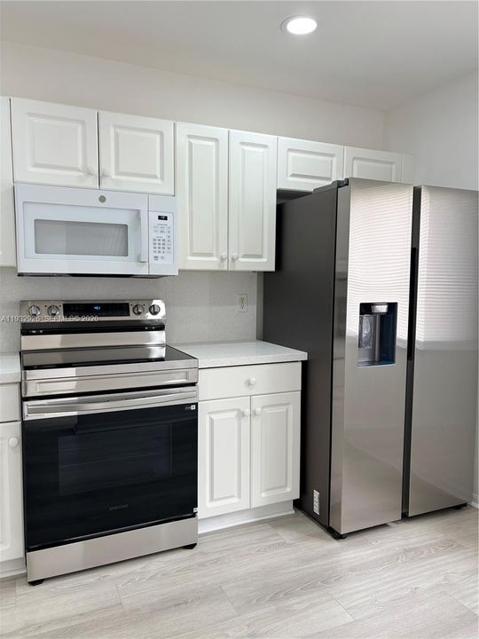 En Venta: $432,000 (3 camas, 2 baños, 1361 Pies cuadrados)