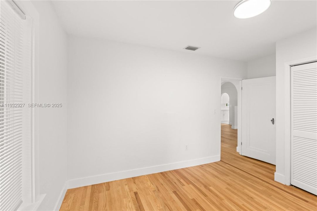 For Rent: $5,248 (3 beds, 2 baths, 1180 Square Feet)