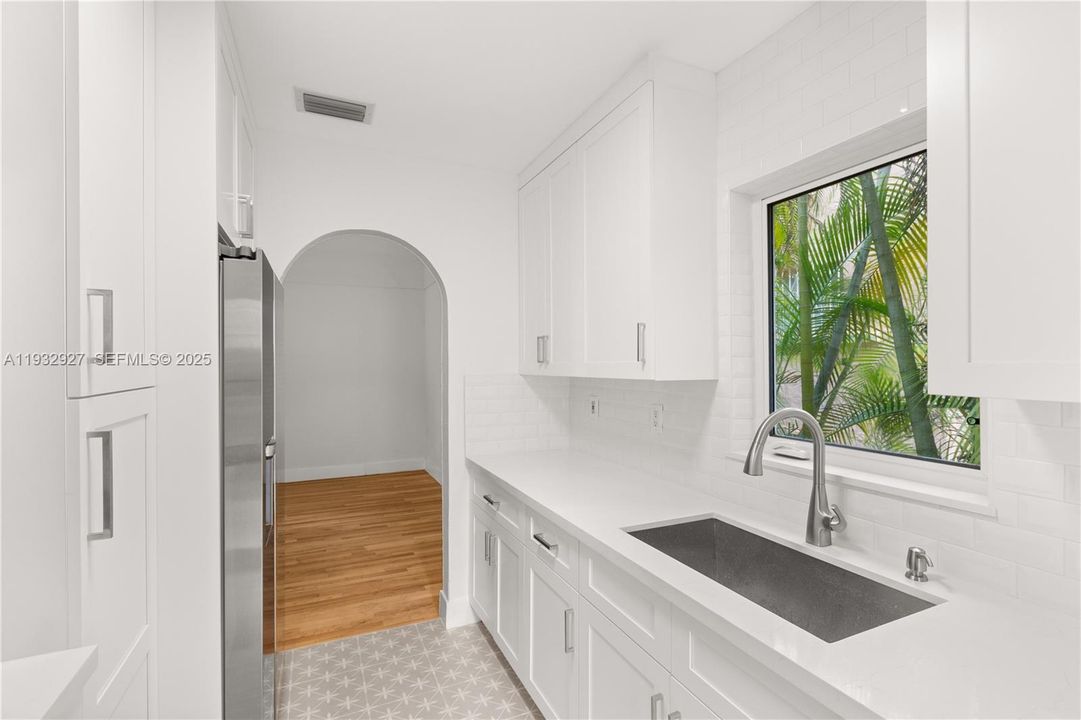 For Rent: $5,248 (3 beds, 2 baths, 1180 Square Feet)