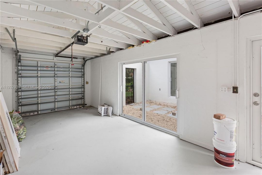 For Rent: $5,248 (3 beds, 2 baths, 1180 Square Feet)