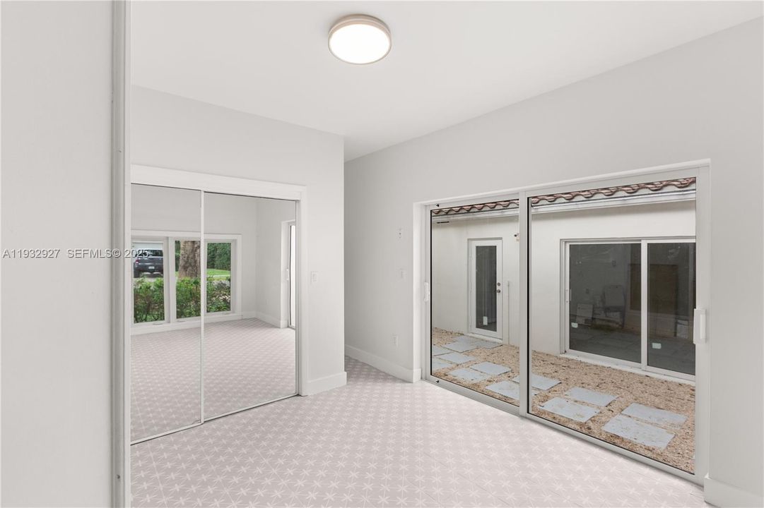 For Rent: $5,248 (3 beds, 2 baths, 1180 Square Feet)