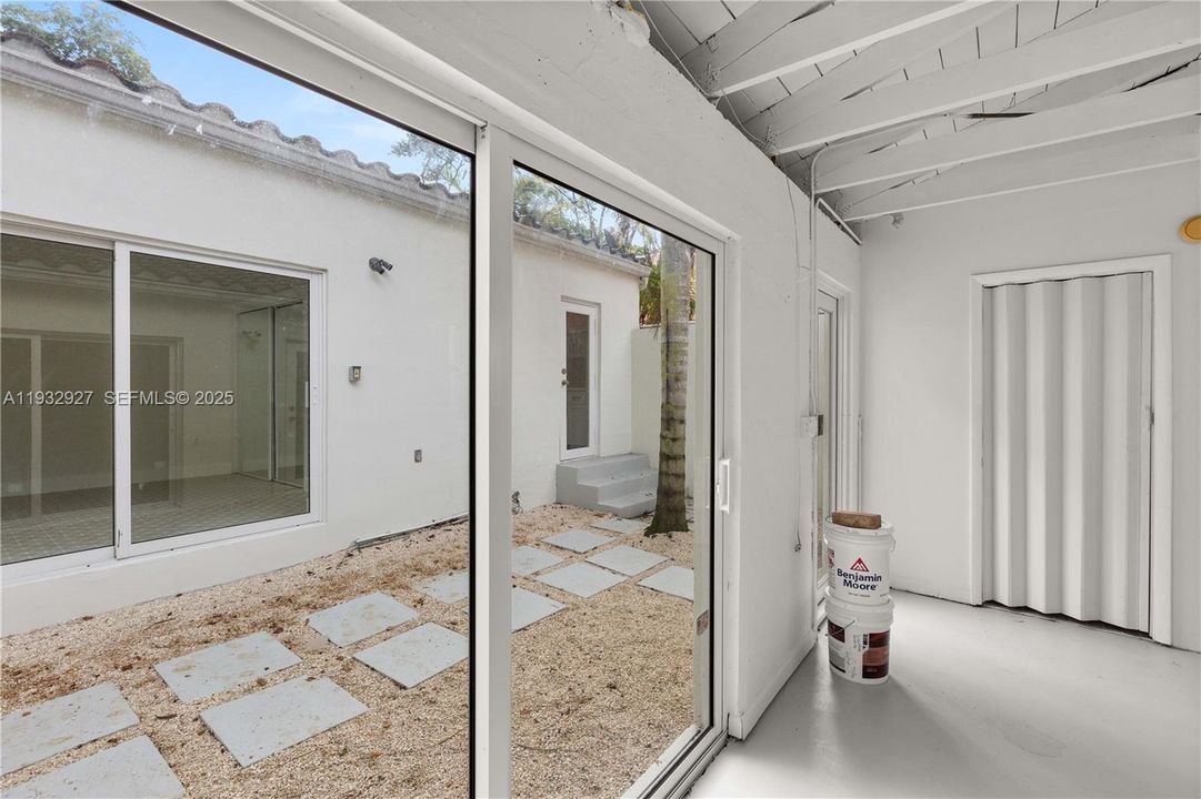 For Rent: $5,248 (3 beds, 2 baths, 1180 Square Feet)