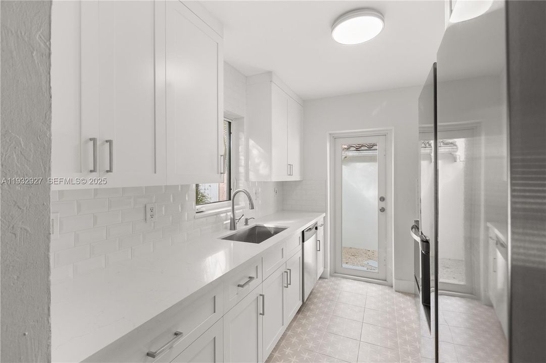 For Rent: $5,248 (3 beds, 2 baths, 1180 Square Feet)