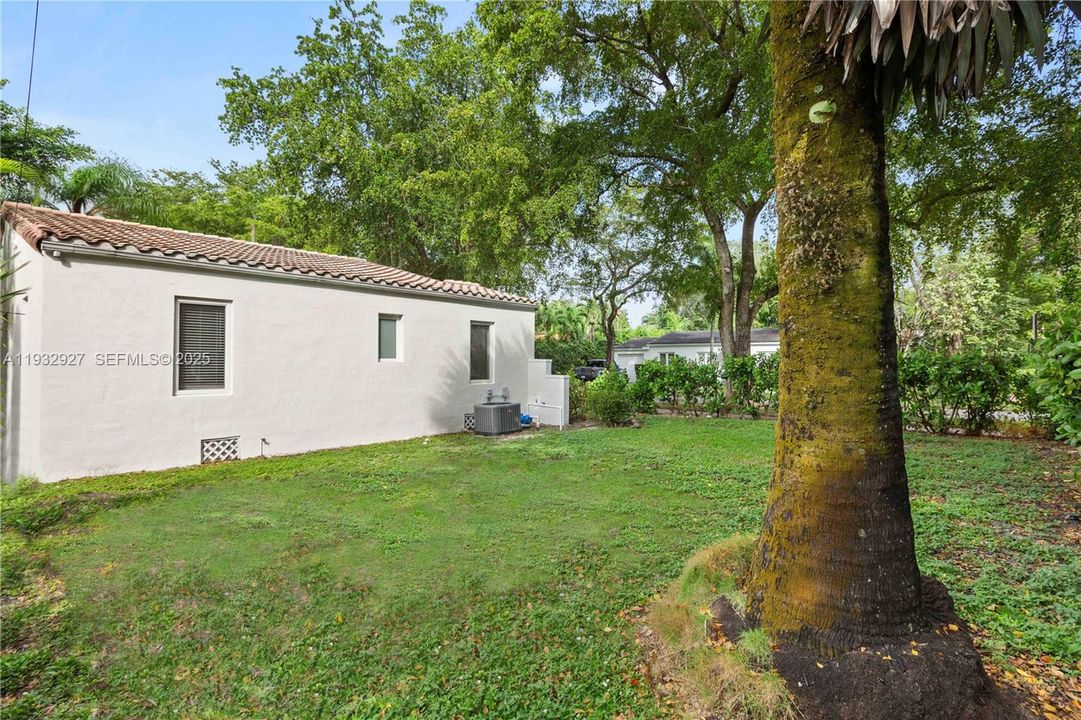 For Rent: $5,248 (3 beds, 2 baths, 1180 Square Feet)