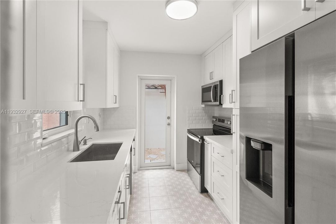 For Rent: $5,248 (3 beds, 2 baths, 1180 Square Feet)