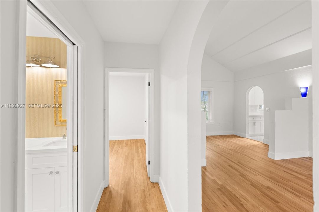 For Rent: $5,248 (3 beds, 2 baths, 1180 Square Feet)