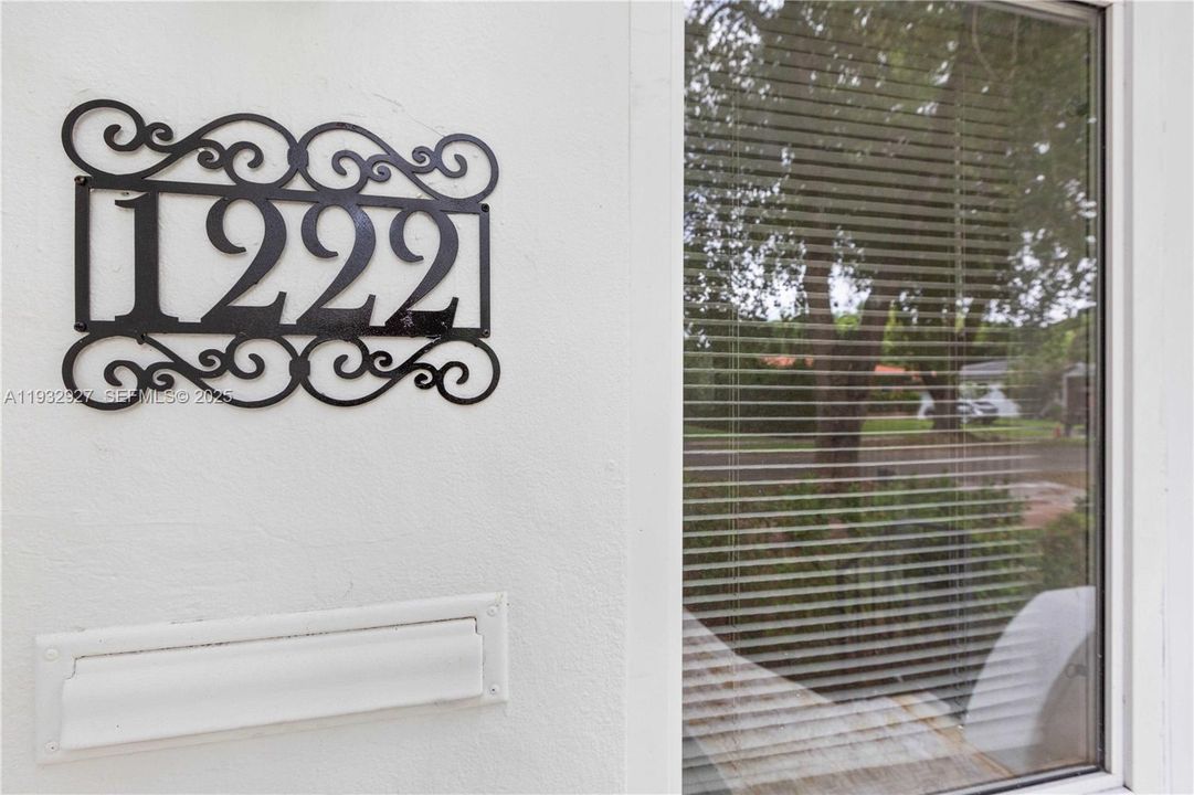 For Rent: $5,248 (3 beds, 2 baths, 1180 Square Feet)