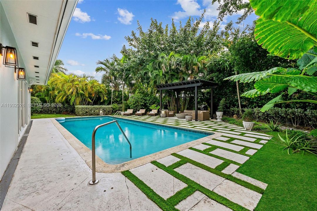 For Sale: $10,800,000 (5 beds, 5 baths, 3645 Square Feet)