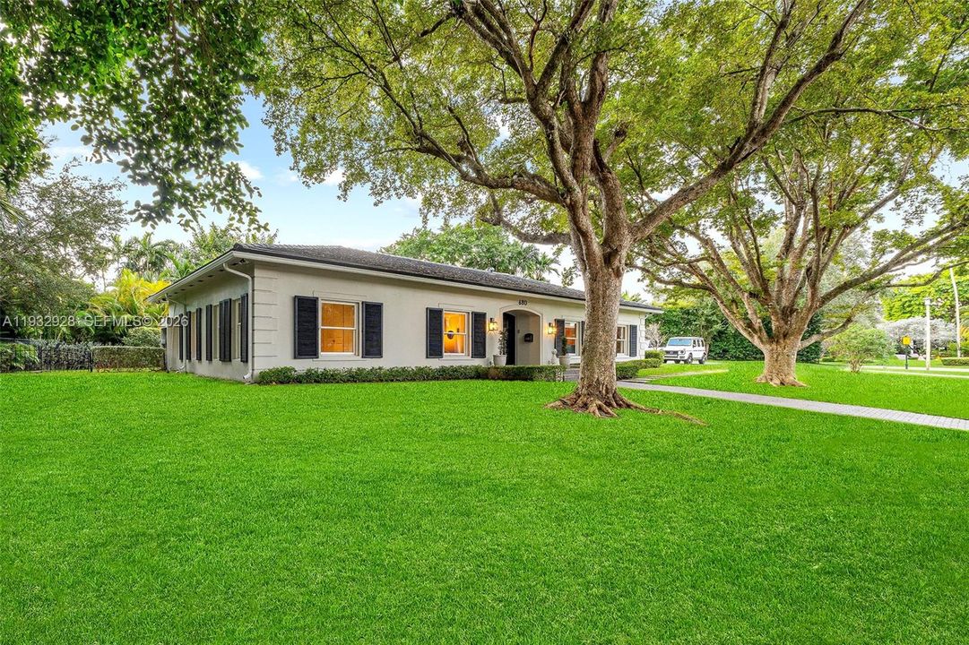 For Sale: $10,800,000 (5 beds, 5 baths, 3645 Square Feet)