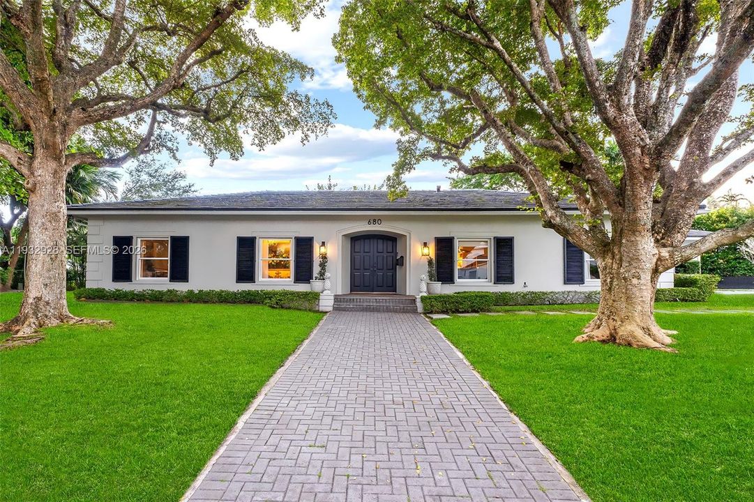For Sale: $10,800,000 (5 beds, 5 baths, 3645 Square Feet)