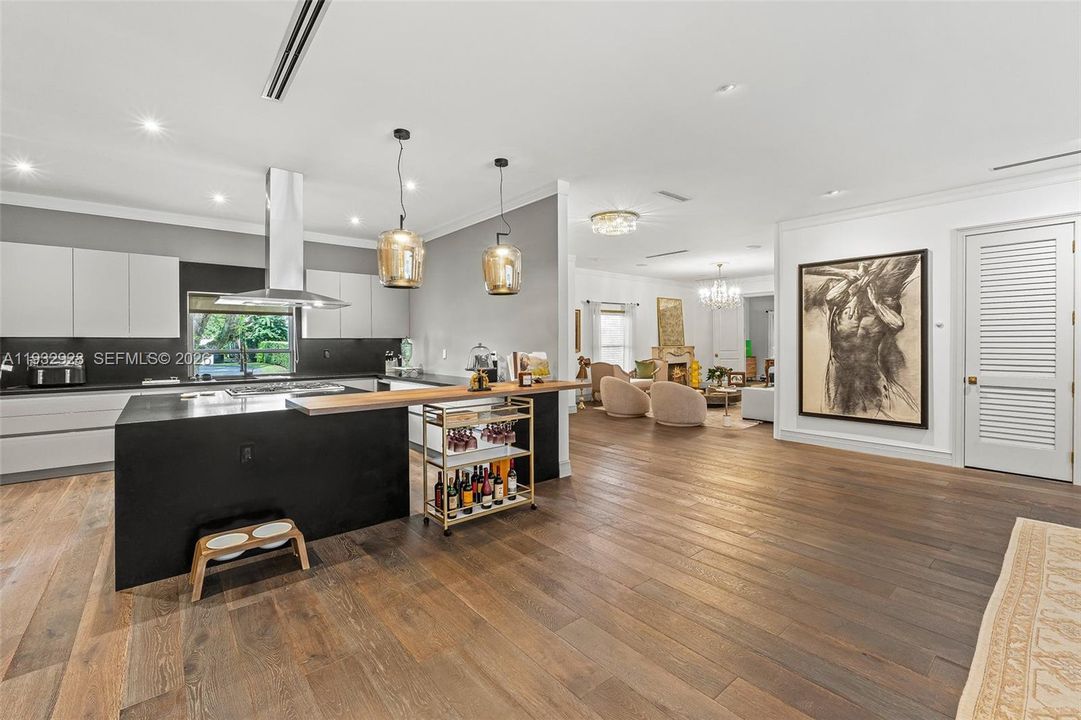 For Sale: $10,800,000 (5 beds, 5 baths, 3645 Square Feet)