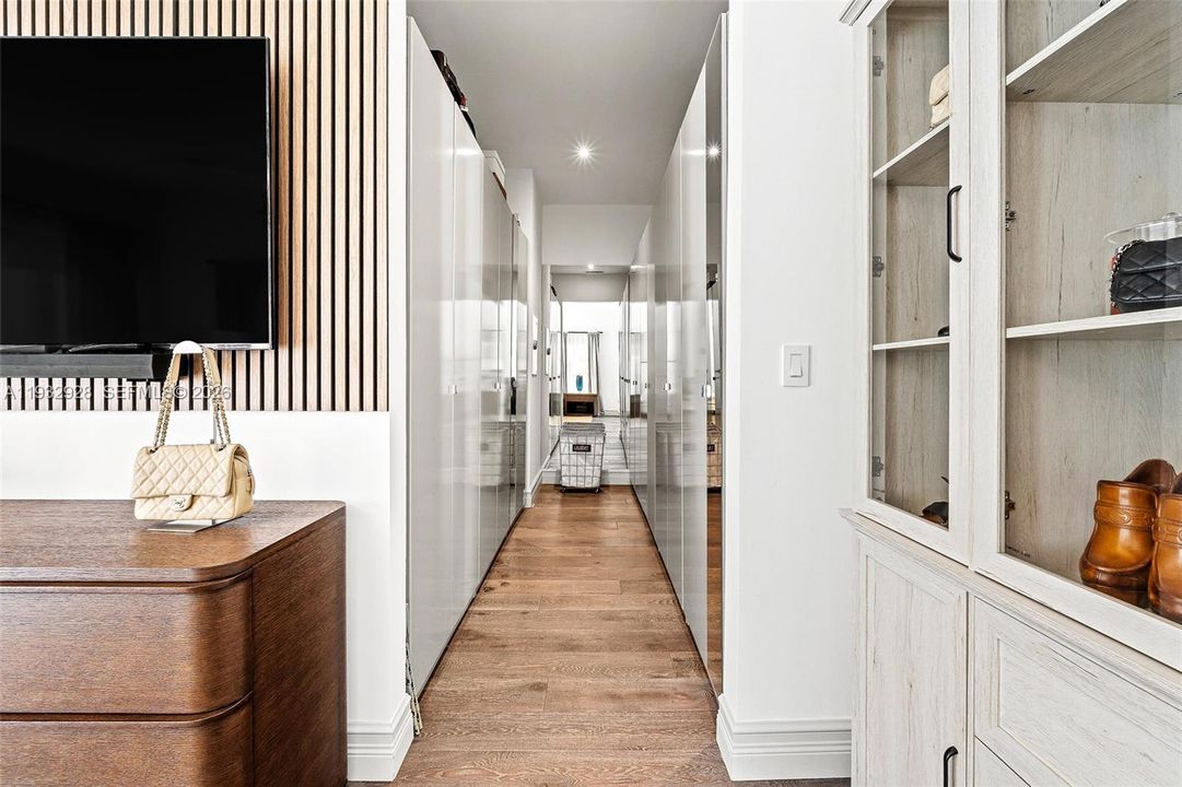 For Sale: $10,800,000 (5 beds, 5 baths, 3645 Square Feet)