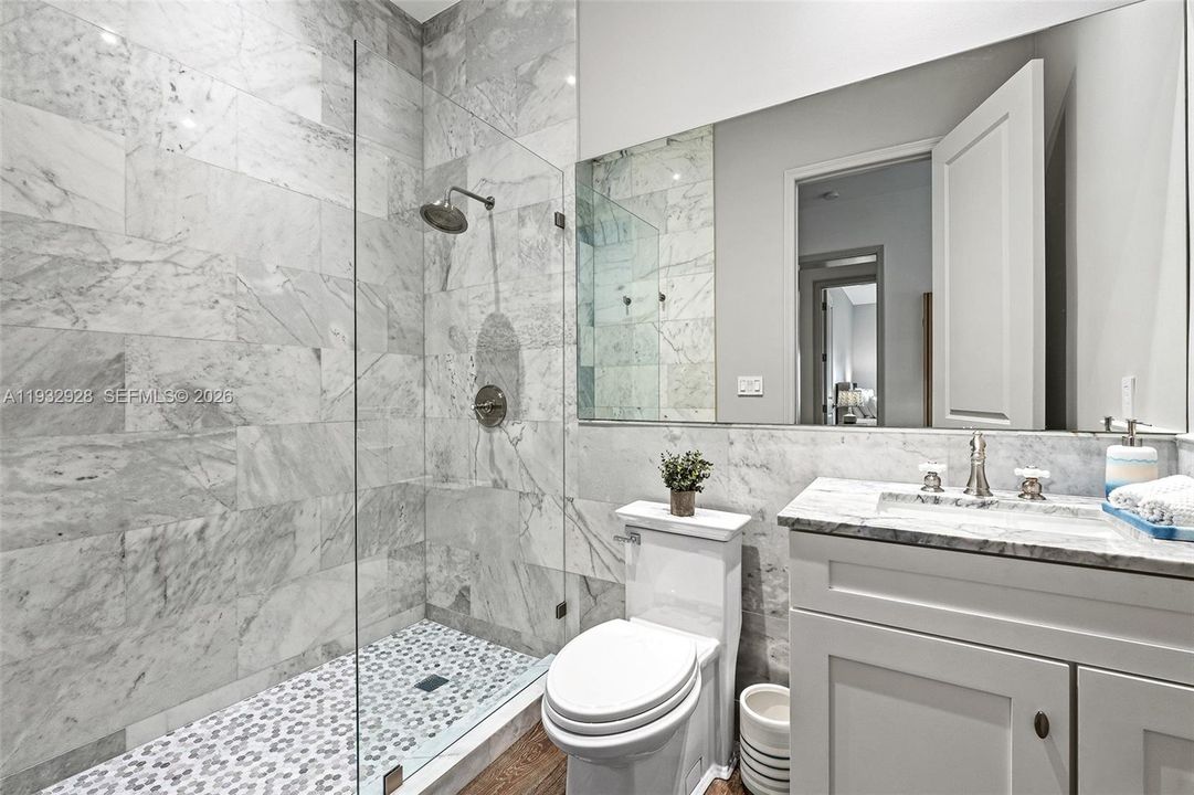 For Sale: $10,800,000 (5 beds, 5 baths, 3645 Square Feet)