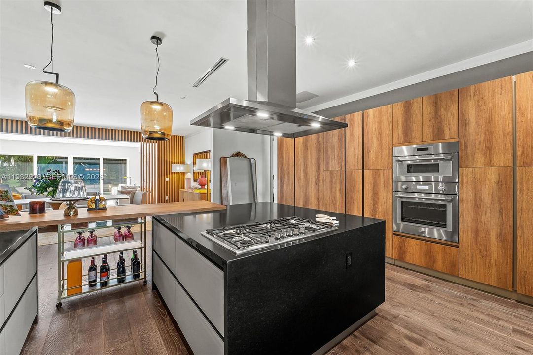 For Sale: $10,800,000 (5 beds, 5 baths, 3645 Square Feet)