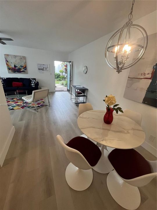 For Rent: $2,000 (1 beds, 1 baths, 748 Square Feet)