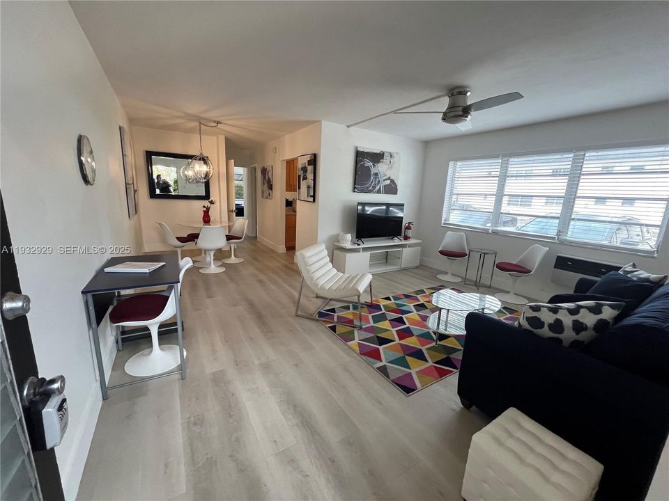 For Rent: $2,000 (1 beds, 1 baths, 748 Square Feet)