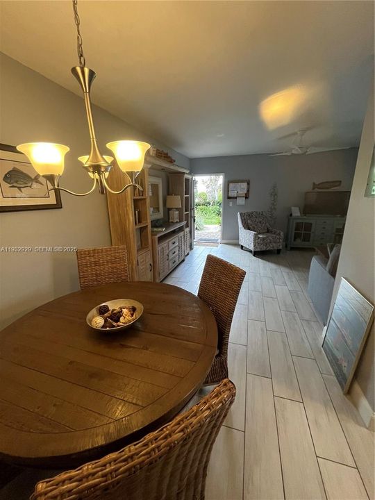 For Rent: $2,000 (1 beds, 1 baths, 748 Square Feet)