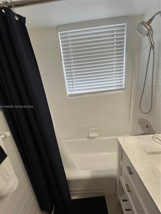 For Rent: $2,000 (1 beds, 1 baths, 748 Square Feet)