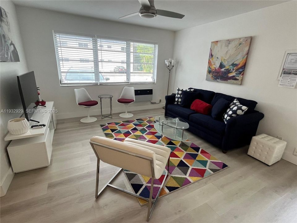 For Rent: $2,000 (1 beds, 1 baths, 748 Square Feet)