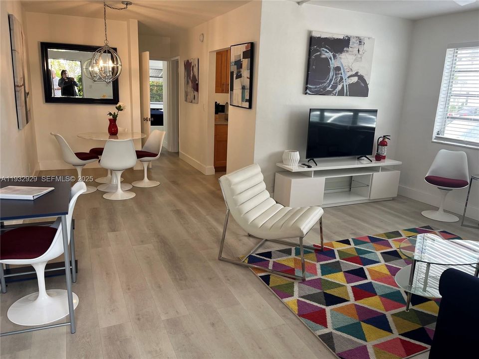 For Rent: $2,000 (1 beds, 1 baths, 748 Square Feet)