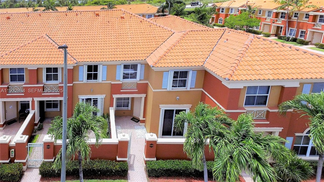 For Sale: $460,000 (3 beds, 2 baths, 1260 Square Feet)