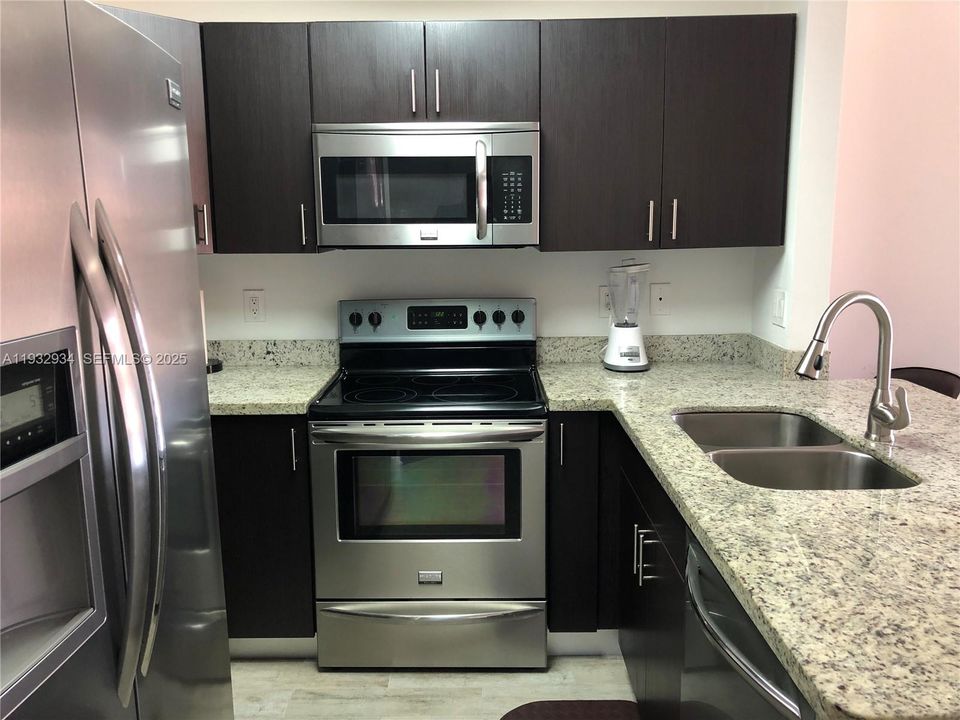 For Sale: $460,000 (3 beds, 2 baths, 1260 Square Feet)