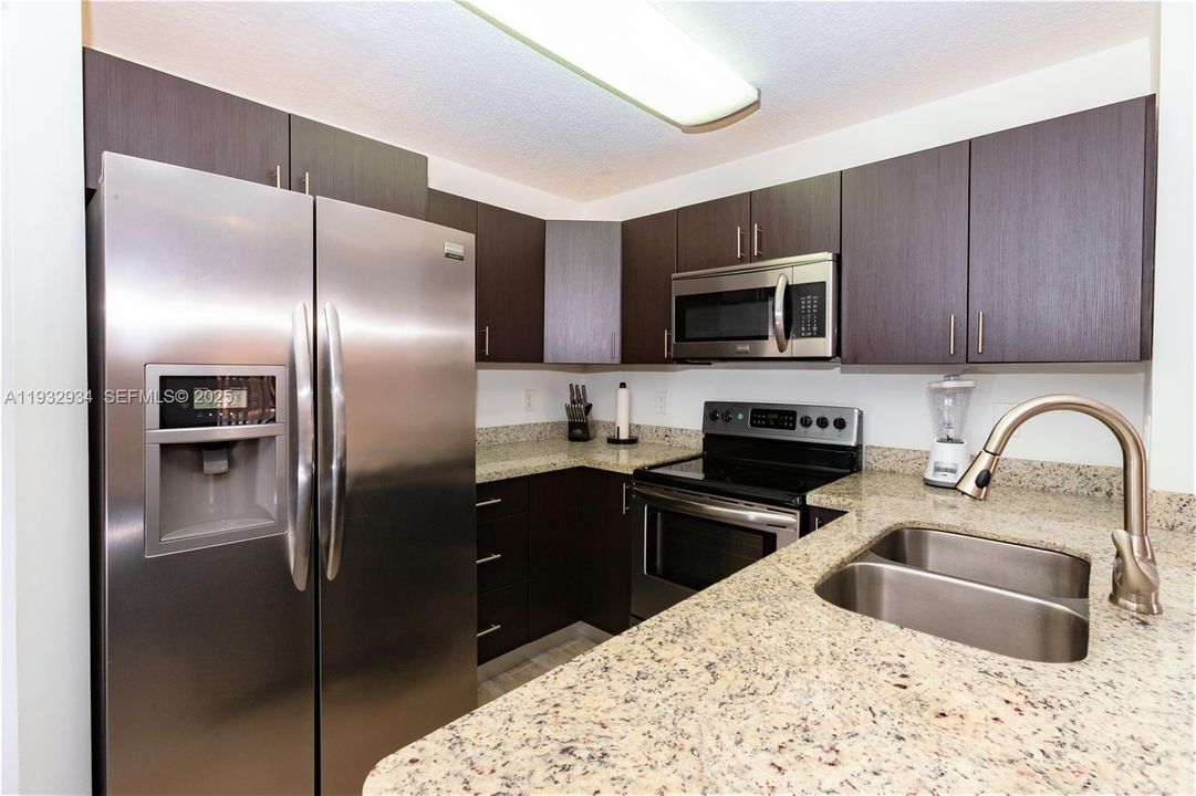 For Sale: $460,000 (3 beds, 2 baths, 1260 Square Feet)