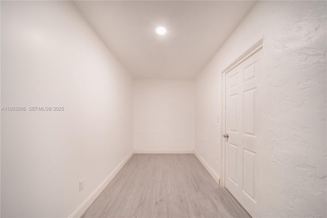 出租: $2,200 (2 贝兹, 1 浴室, 800 平方英尺)