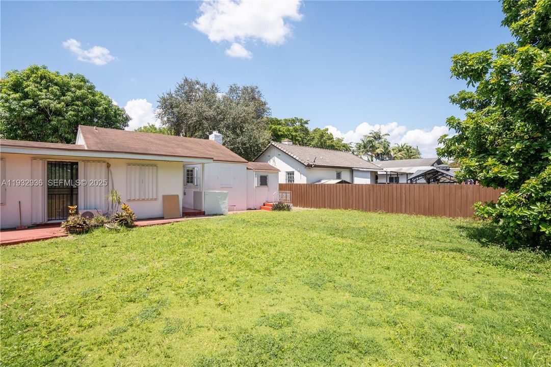 出租: $2,200 (2 贝兹, 1 浴室, 800 平方英尺)