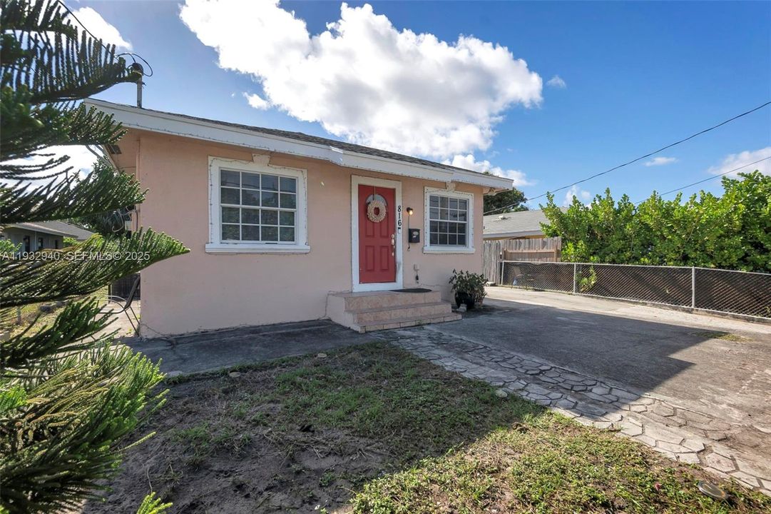 En Venta: $299,900 (3 camas, 2 baños, 1008 Pies cuadrados)