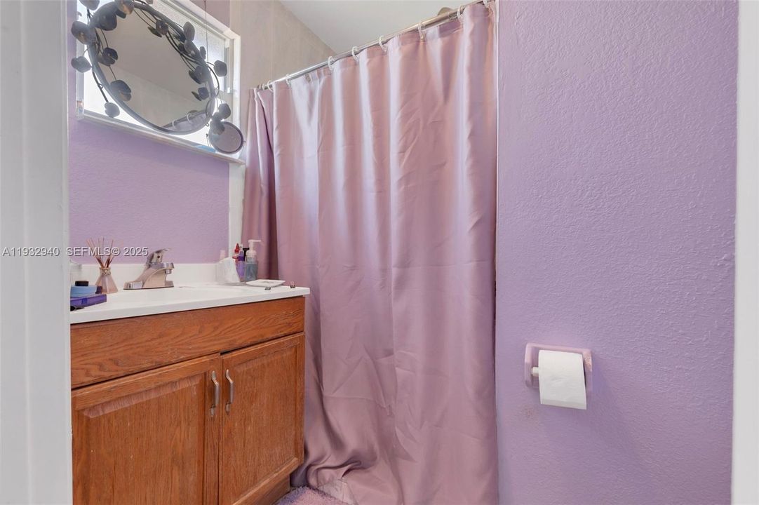 En Venta: $299,900 (3 camas, 2 baños, 1008 Pies cuadrados)