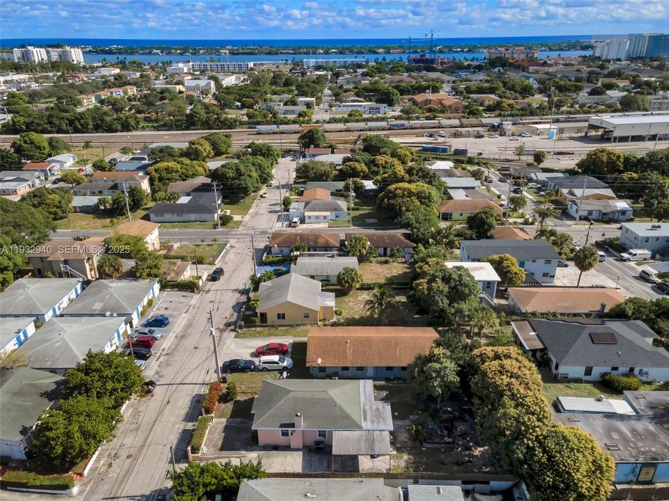 En Venta: $299,900 (3 camas, 2 baños, 1008 Pies cuadrados)